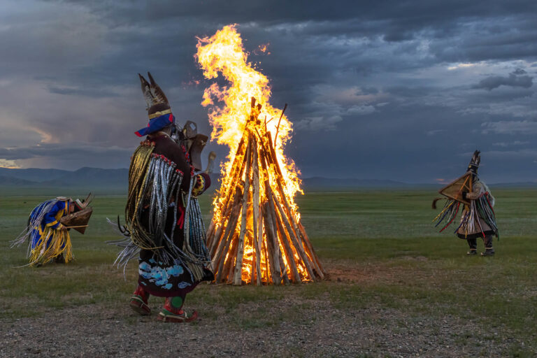 Mongolia Töv Province, shaman fire ritual